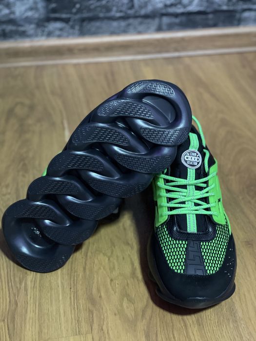 Versace Chain Reaction