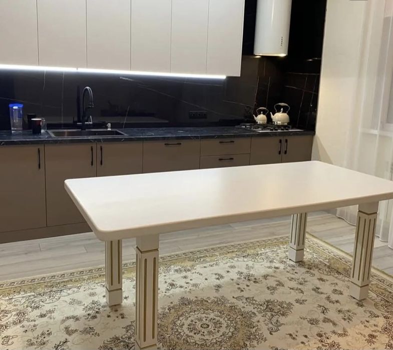 Стол сатылады жагдайы жаксы