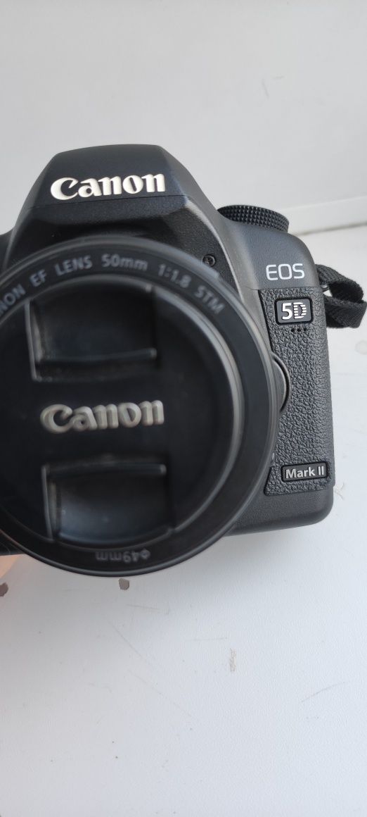 Canon eos 5D Mark 2 + ef 50mm 1.8