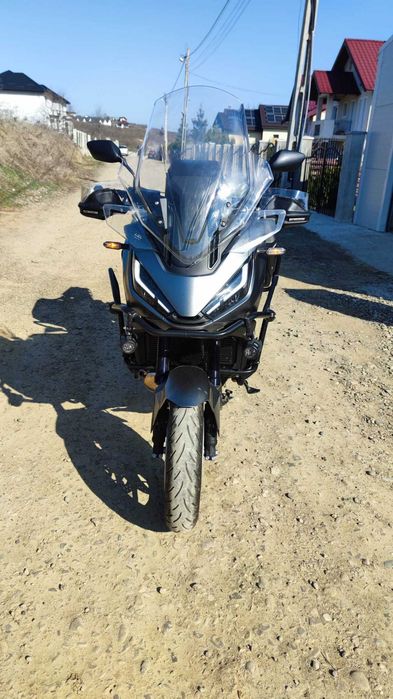 Honda NT 1100, echipata full-touring, optionale de calitate, ca noua