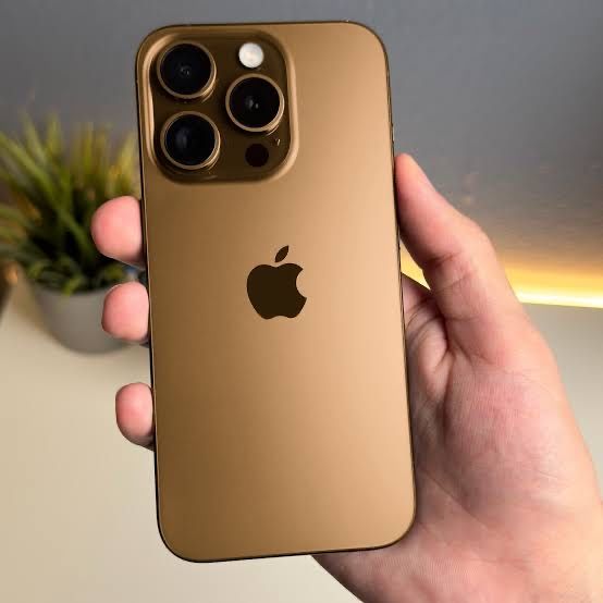 Iohone 16 Pro Max 256 GB Desert Titanium