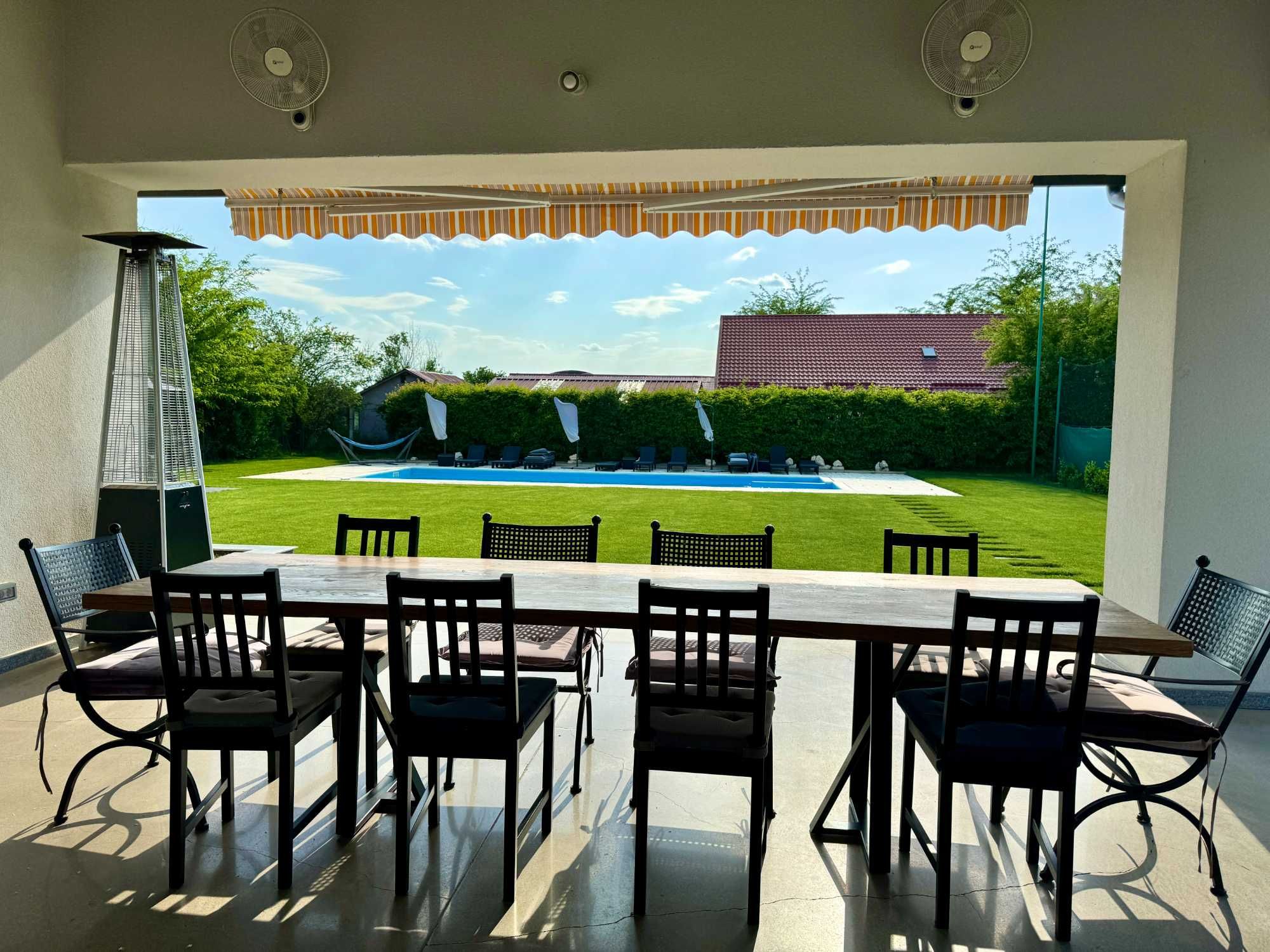 Vila cu Piscina pentru Evenimente Private / Petreceri / Majorat