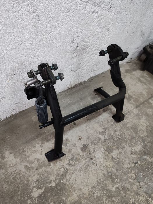 Cric stander pentru fz6 și cbr f4i