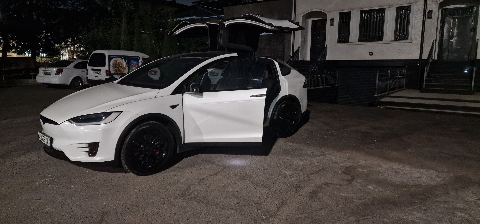 Отличная машина Tesla modul X