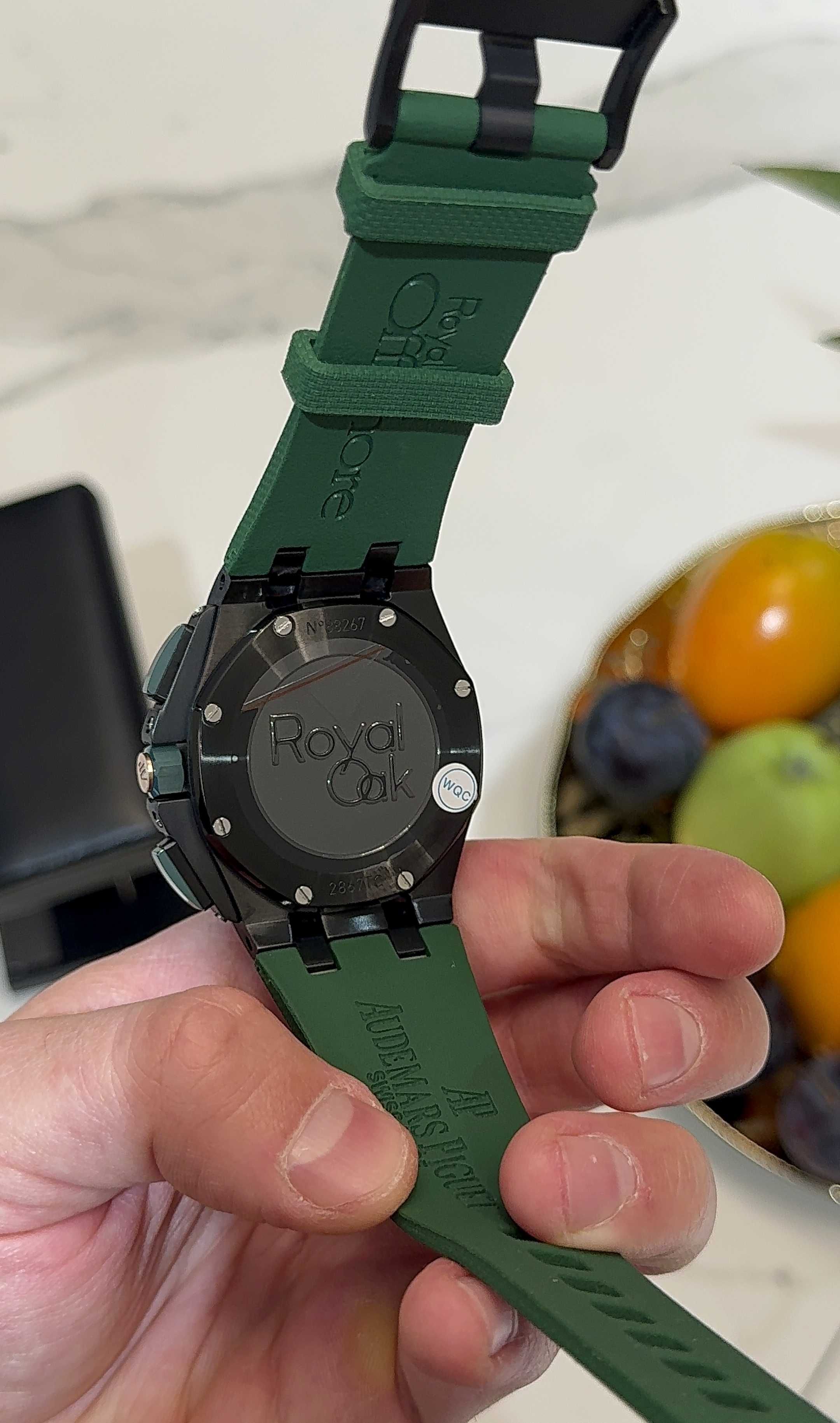 Мъжки Часовници черно-зелено 44mm