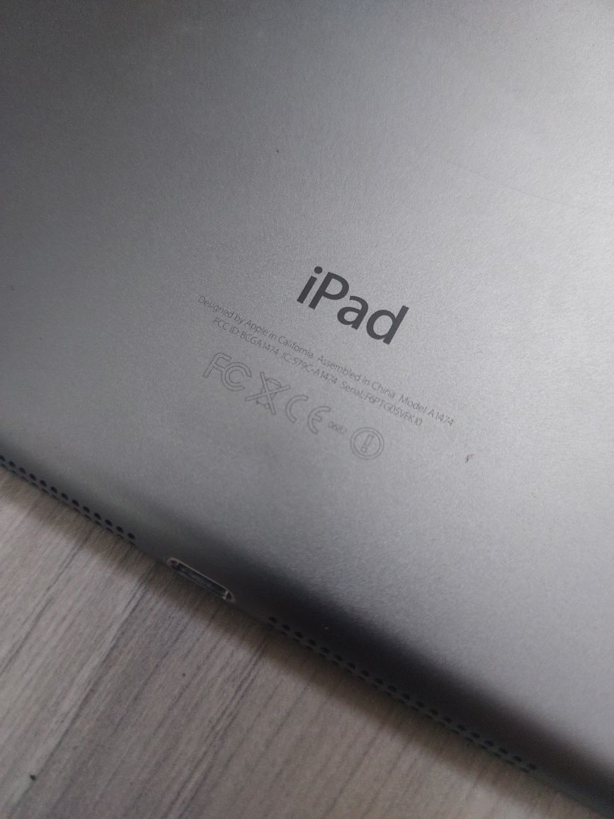 Планшет IPad air a1474