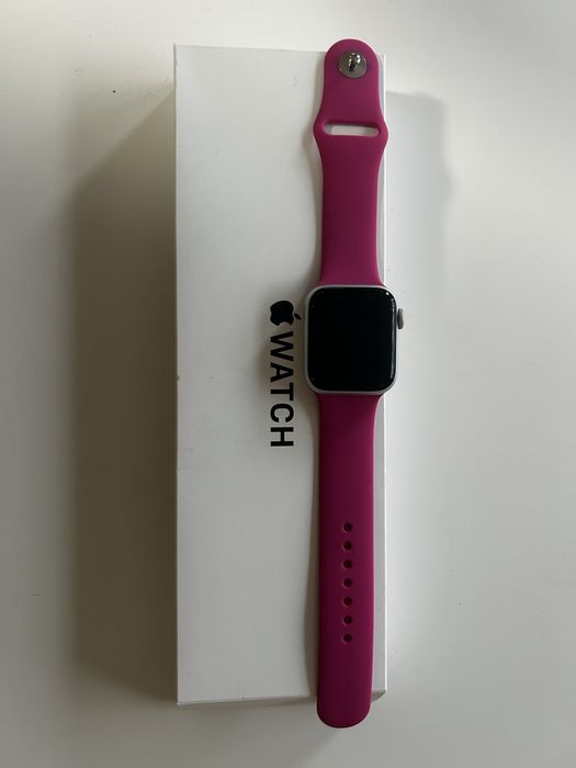 Apple Watch SE 2 (2023) – 40mm Silver/Denim – Състояние като нов!