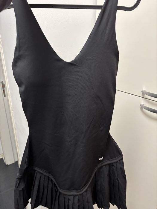 Спортна черна рокля