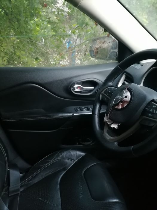 Jeep cherokee 2015 avariat