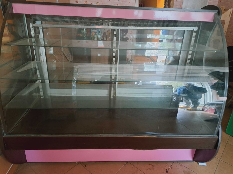 Витрина сладкарска