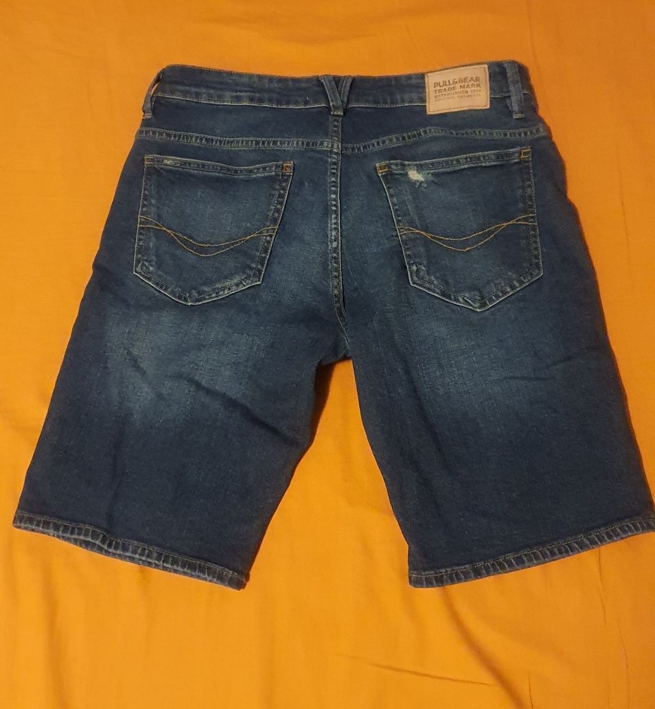 Pantaloni scurti Pull& Bear masura 31/M