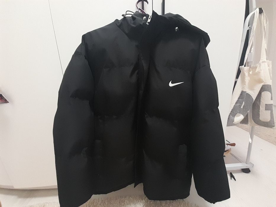 Продам зимнюю куртку найк