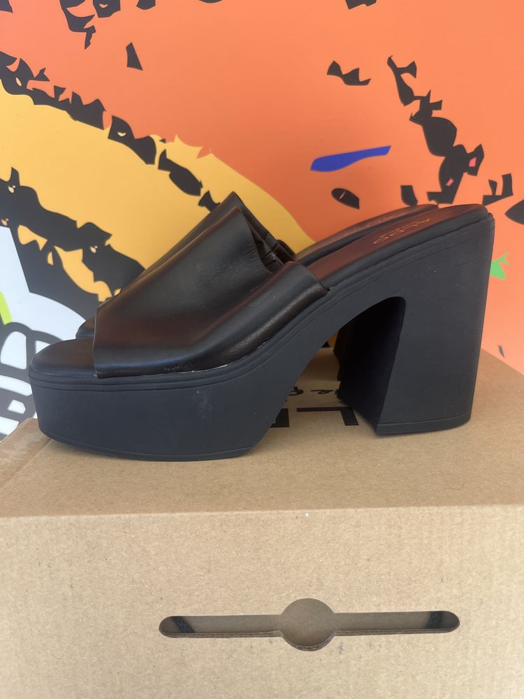 Чехли на Aldo естествена кожа