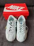 Vând adidași Nike Nr 33.5