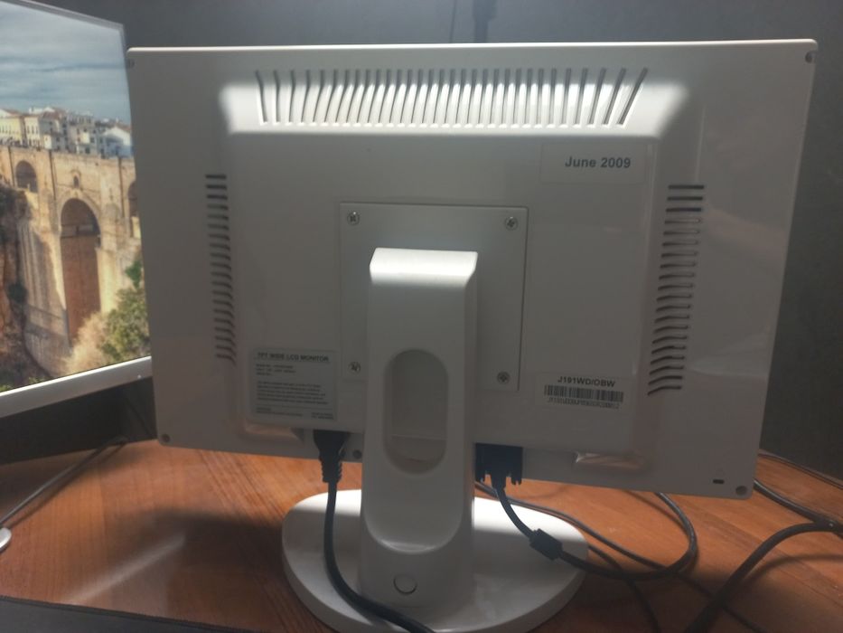 Монитор Joyontech, хорошее состояние