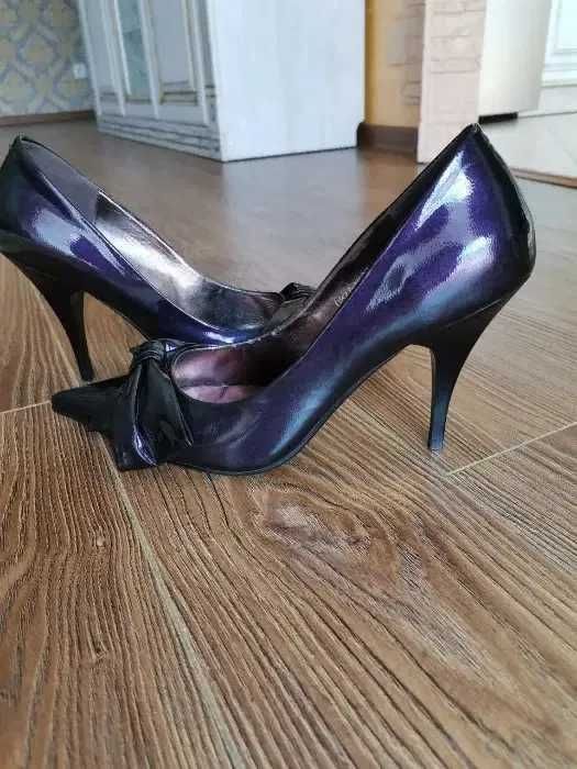 Продам новые женские туфли