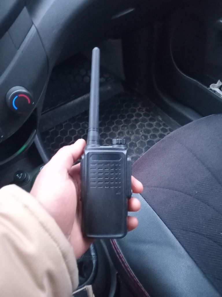 Baoefeng ratsiyasi 1 dona 3 km gacha bemalol iishladi yopiq joyd