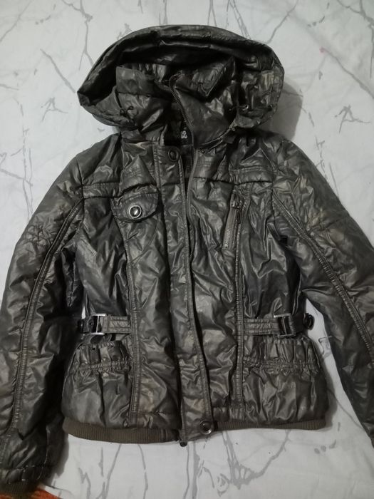 Куртка зимняя и осенее весенее для девочки.