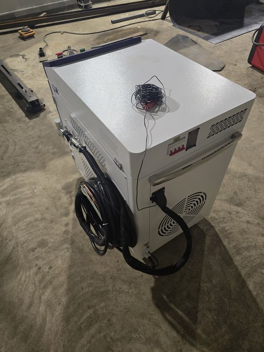 3 кW Лазер за заваряване, почистване и рязане на метали