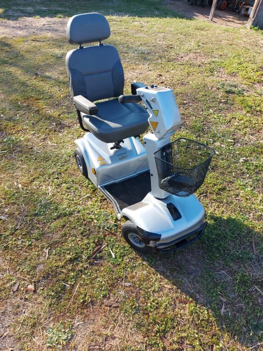 Carucior scuter electric Rascal persoane cu dizabilitati