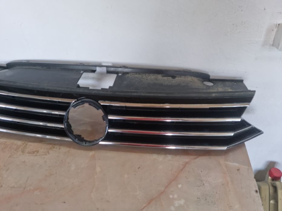 Grila radiator Vw Passat B8 2015