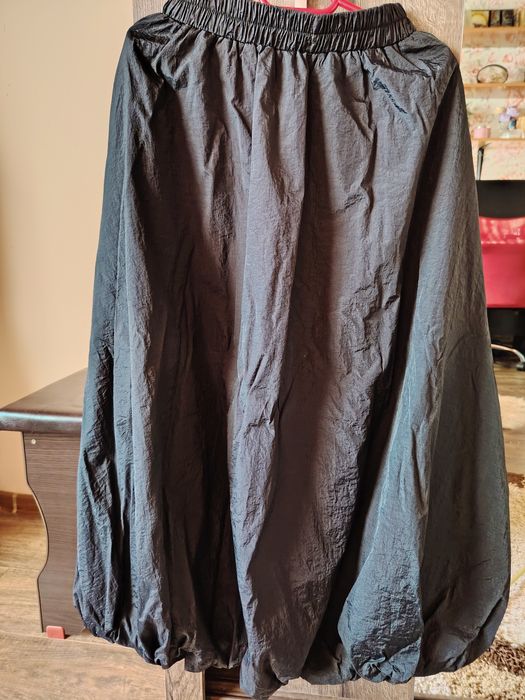 Fusta neagra tip balon, 36