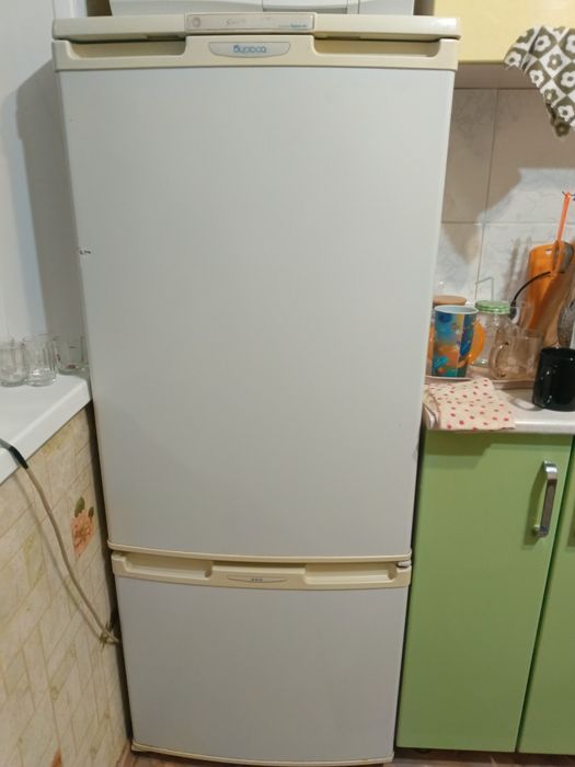 Холодильник Бирюса