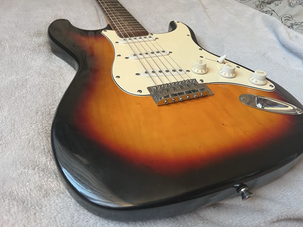 Ел. китара Campbell + кубе Fender shampion 20