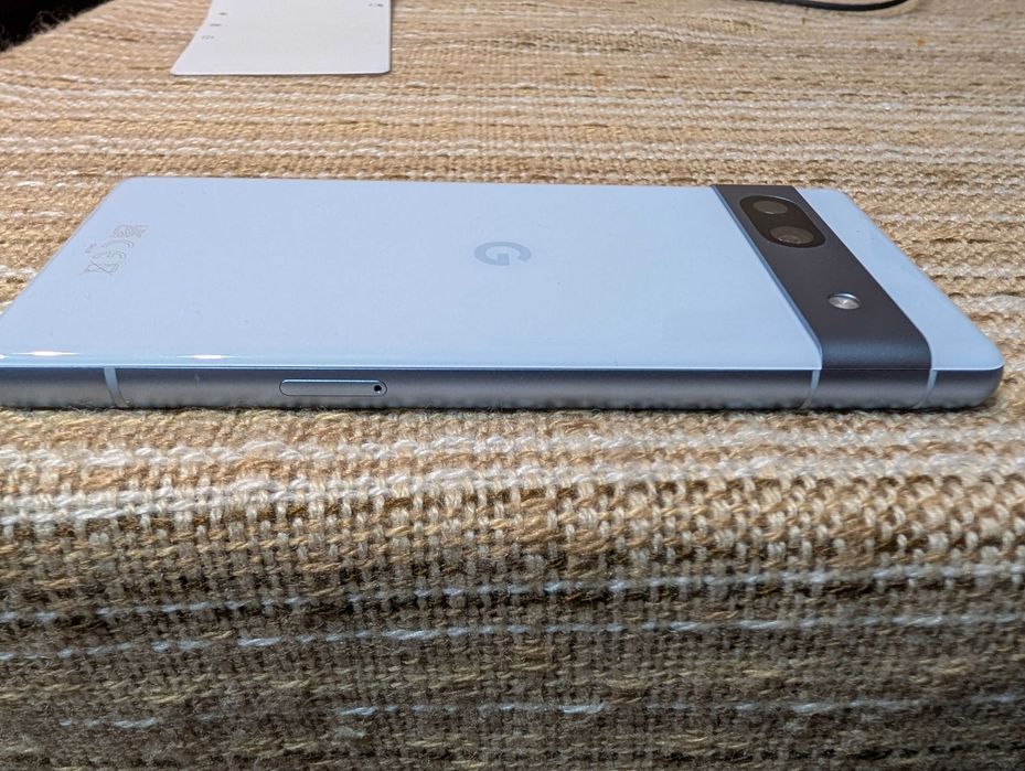 телефон Google Pixel 7a, в отлично състояние