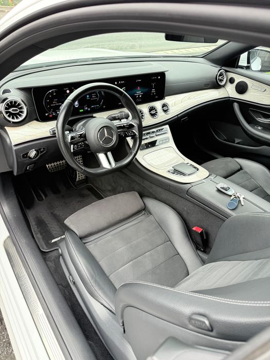 Mercedes E300 Facelift Rog a se citii tot anuntul