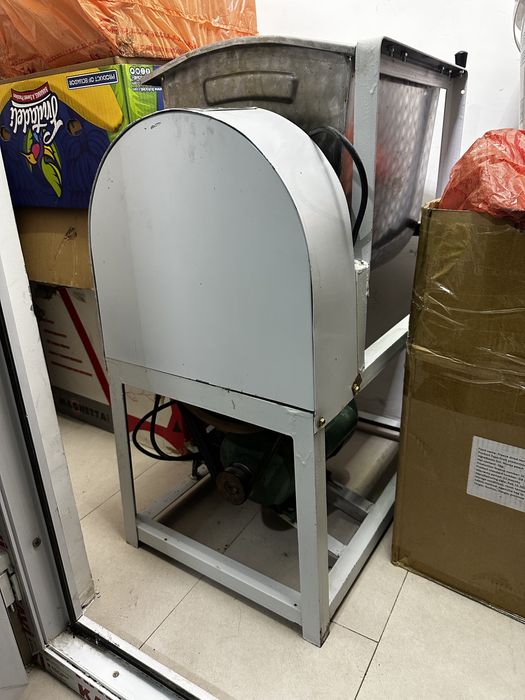 Тестомесилка в хорошем состоянии. Купили и пользовались только месяц.