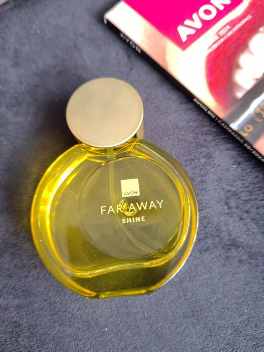 Parfum Far Away Shine pentru ea