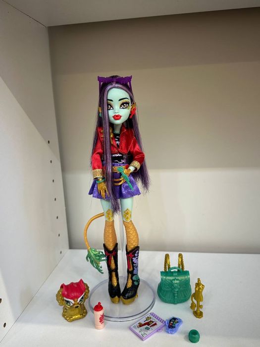 Джинафаер монстер хай