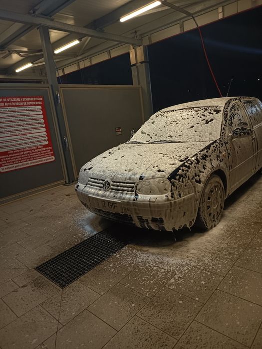 Vând golf 4  an 2000