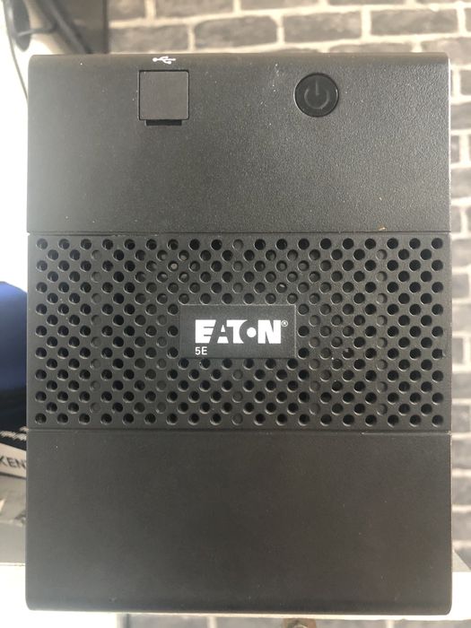 Se vând două UPS Eaton