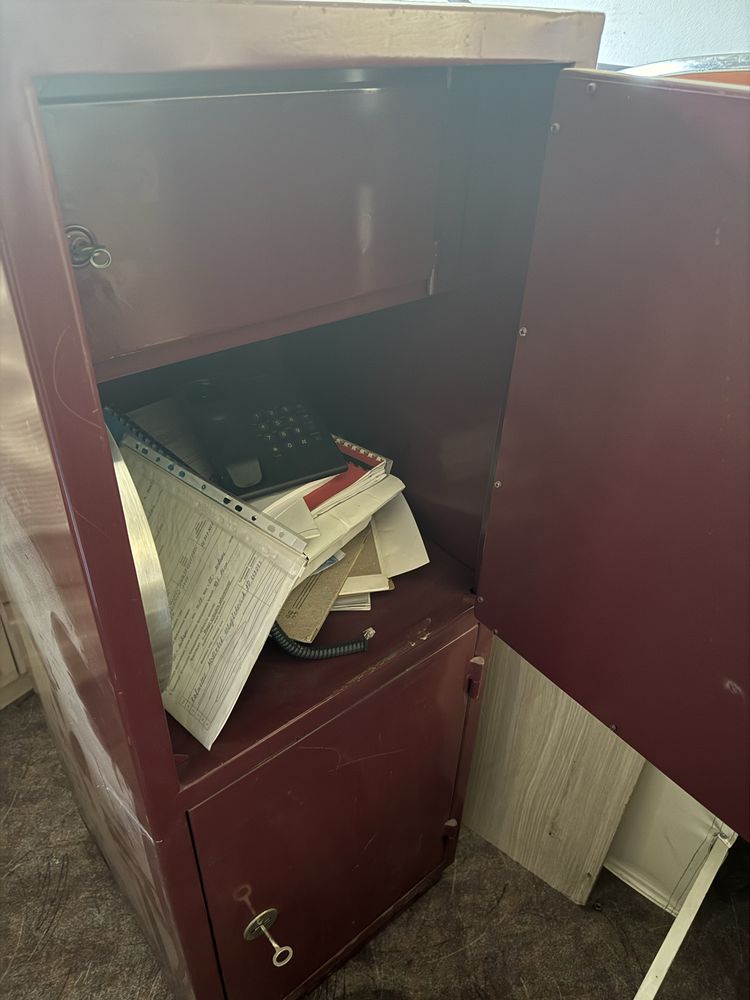 Сейф сотилади бакуват