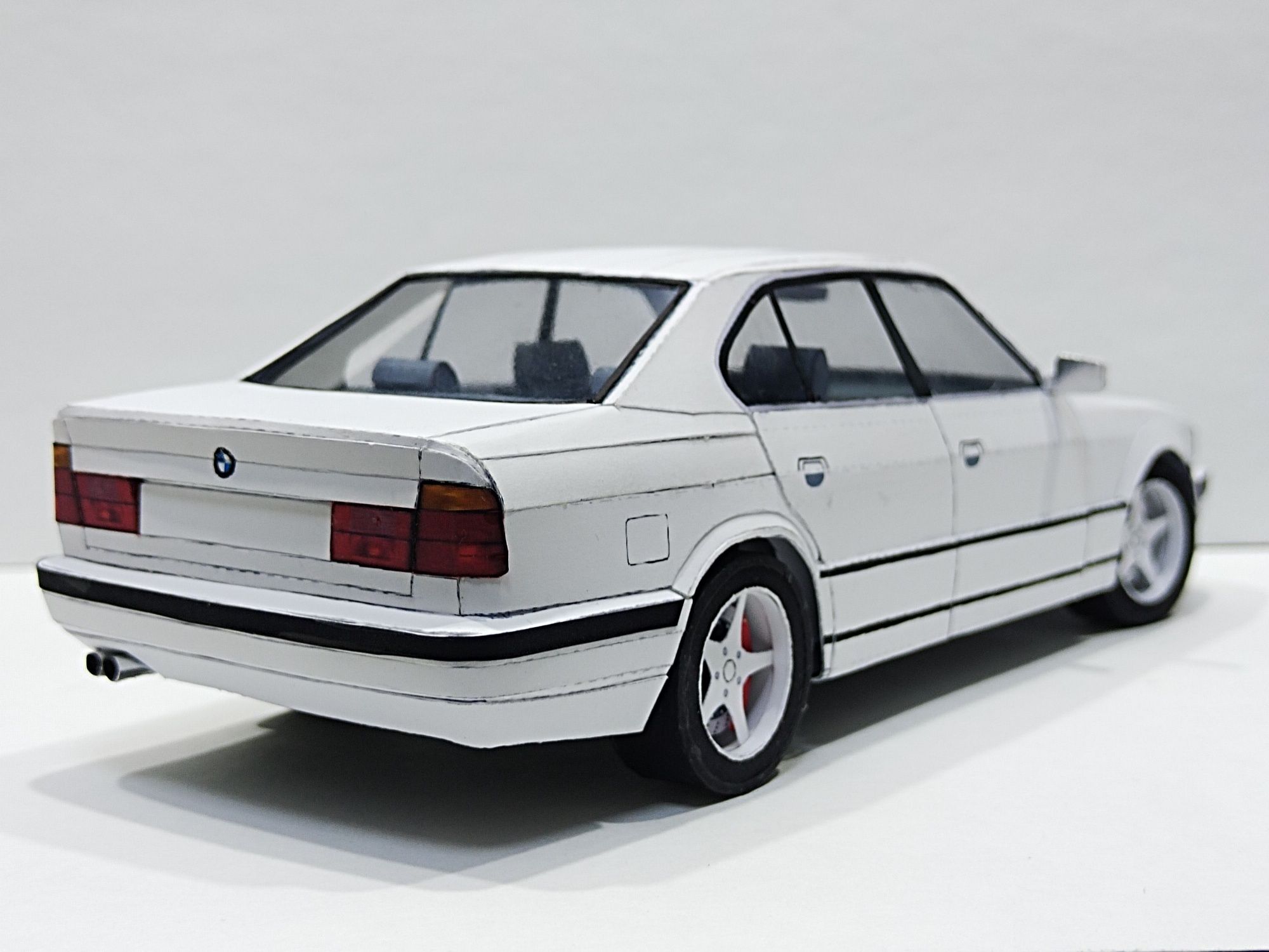 Бумажная модель BMW M5 E34