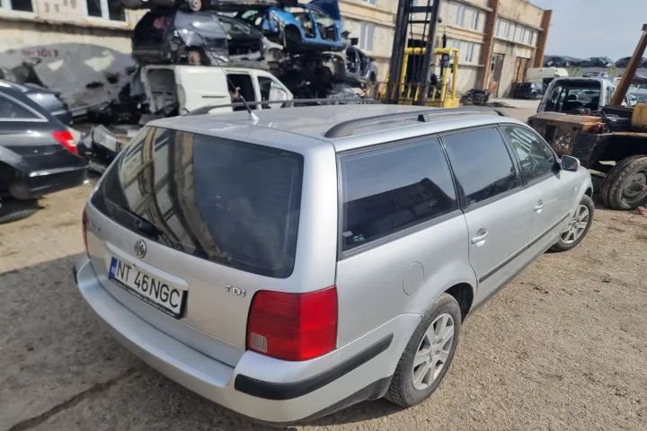 bara fata spate capota trager calandru haion stop tripla stanga dreapta VW Passat B5 2000 motor 1.9tdi ajm  dezmembrez turbina