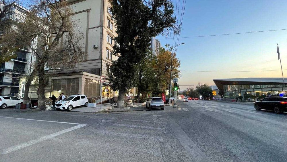 Продаётся помещение 700м2 Ориентир - Бадамзар , кафе Сардоба