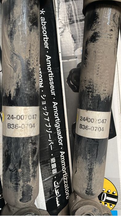 Продам передние амортизаторы W126/W123