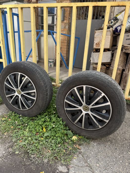 Джанти 195/65/15 със зимни гуми и тасове 5х112