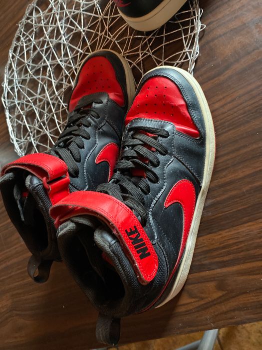 Două perechi de Nike uri la preț de una