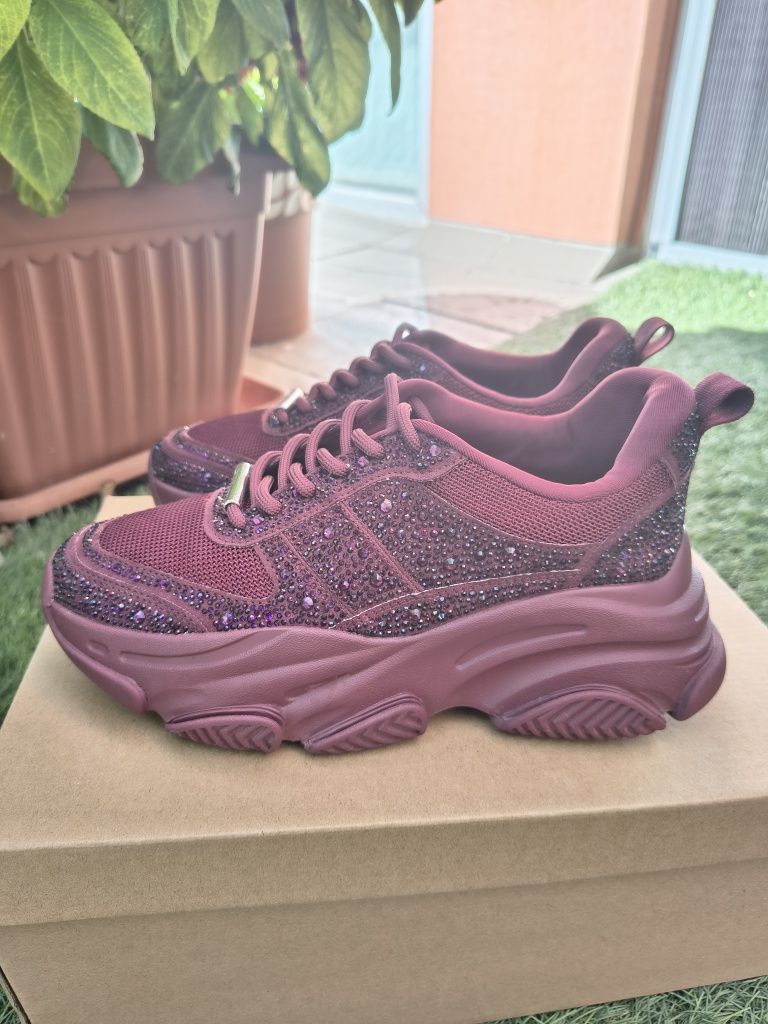 Steve Madden маратонки
Dragon-R Chunky
