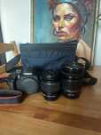 Фотоапарат Canon EOS 2000D с два обектива