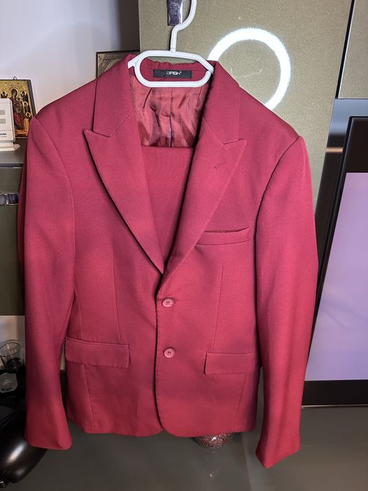 Vand costum sacou pantaloni inalitme 1,75,kg65 potrivire perfecta