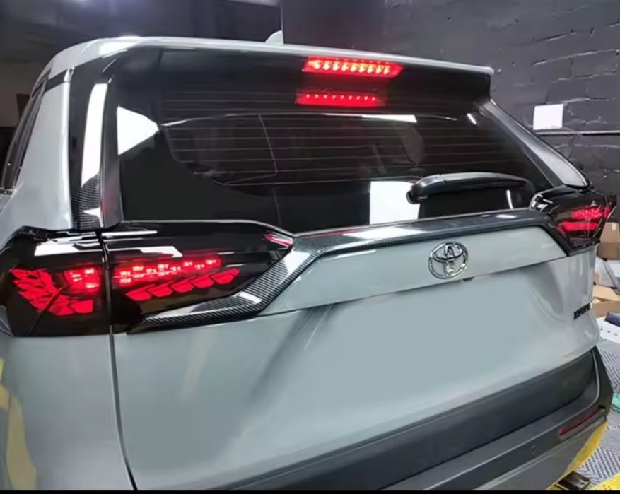 Stopuri LED Toyota RAV4 Hybrid (2019–2022) – set complet