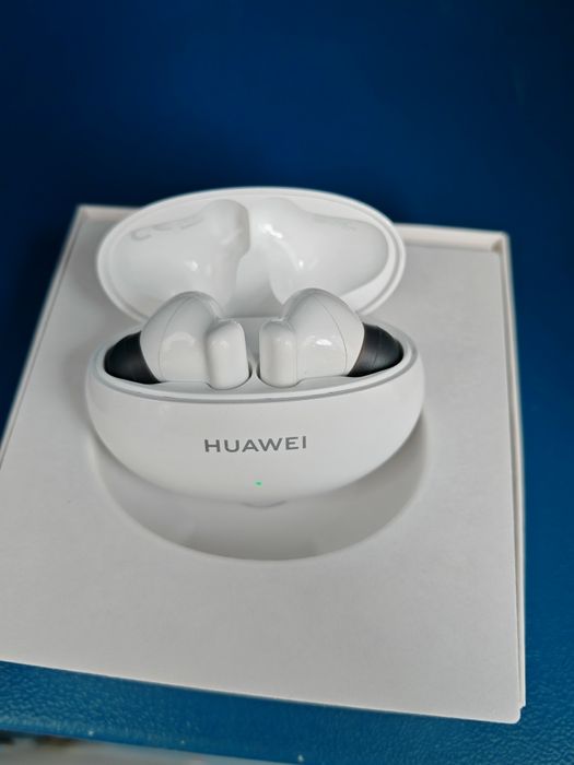 Vînd căști defecte merge decît o cască Dreapta. 50lei.