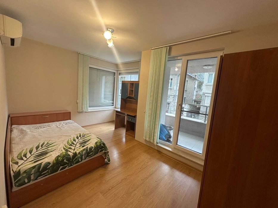 Дава се под наем Тристаен апартамент в Пловдив, Център - 85 кв.м за 714 € - Снимка #9