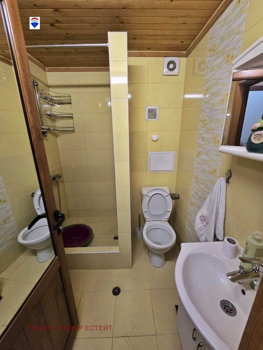 Дава се под наем Етаж от къща в Русе, Център - 60 кв.м за 300.9 € - Снимка #6