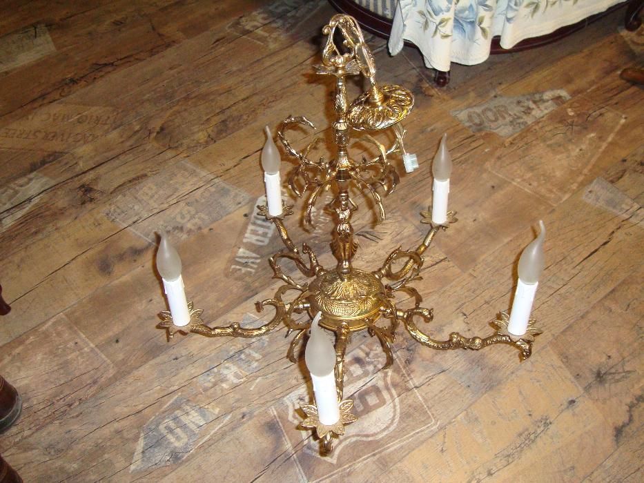 candelabru de bronz